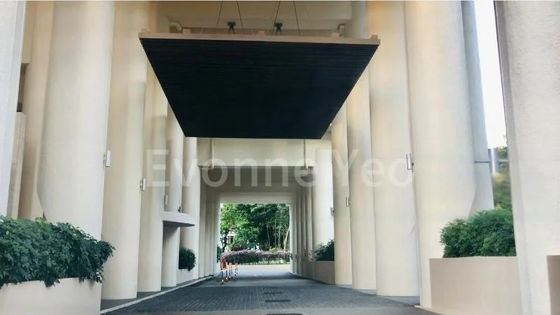 3 Bed Condo for Rent in  The Colonnade - Image 8