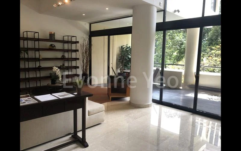 3 Bed Condo for Rent in  The Colonnade - Image 1