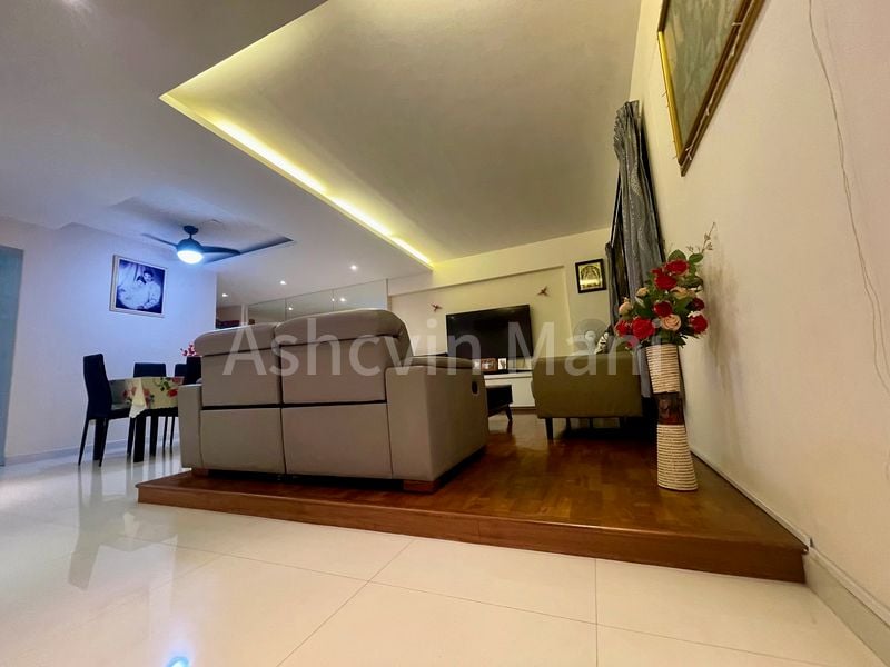 5 Room (5I) HDB for Sale in  686B Choa Chu Kang Crescent - Image 2