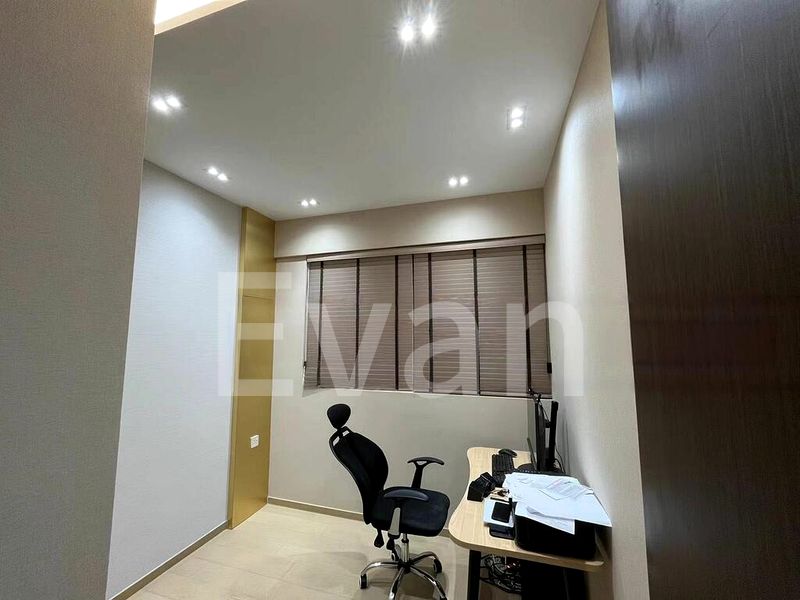 5 Bed Condo for Rent in  Shunfu Road - Image 9