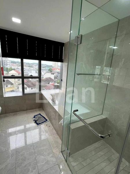 5 Bed Condo for Rent in  Shunfu Road - Image 6