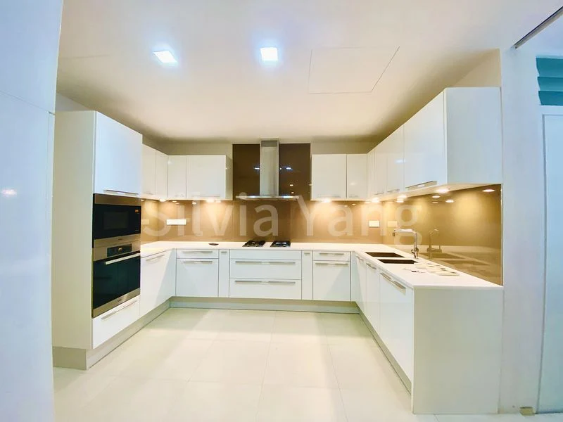 4+1 Bed Condo for Rent in  Urban Suites - Image 6