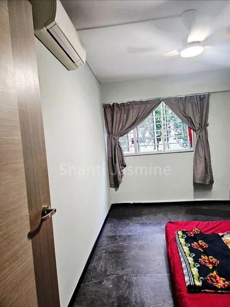 Common Room (HDB) for Rent in 707 Clementi West Street 2 - Image 2
