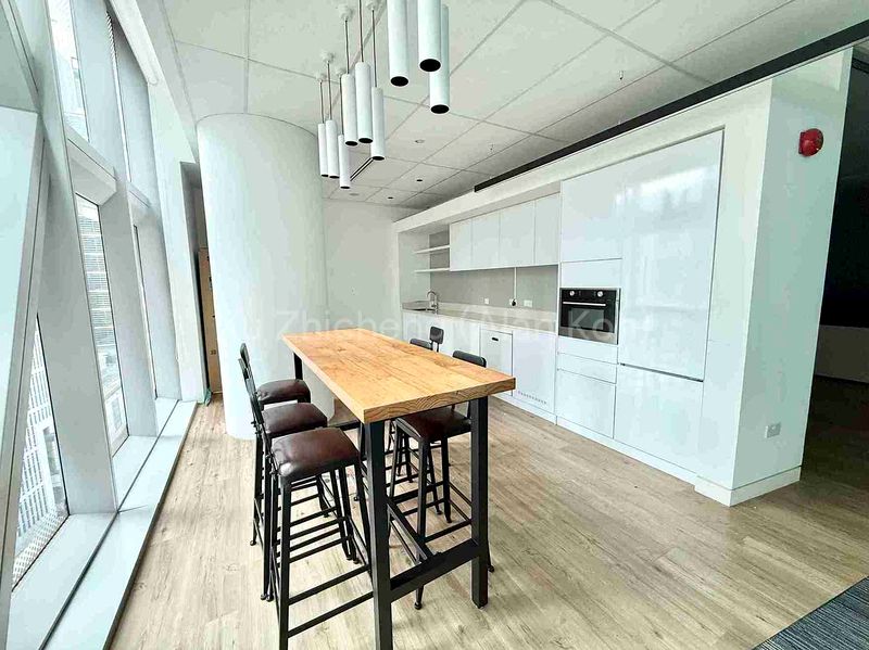 Office for Rent in UIC Building - Image 3