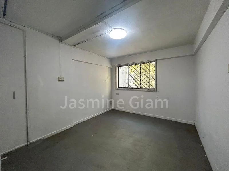 4 Room (4A) HDB for Rent in  605 Yishun Street 61 - Image 2