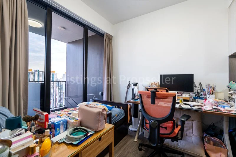 3 Bed Condo for Sale in Gem Residences - Image 11