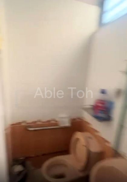 Other Retail for Rent: ½ Shop HDB Facing MAXWELL MRT, No. 3 Exit - Image 2