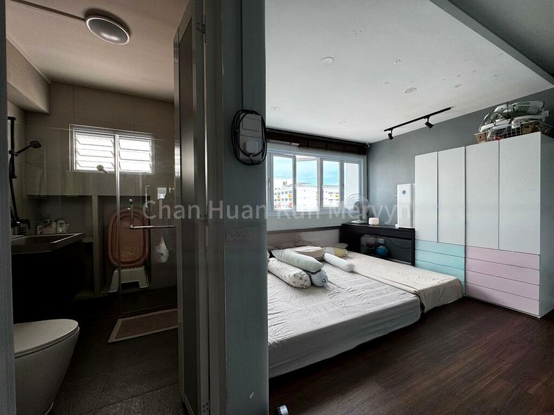 5 Room (5A) HDB for Sale in 847 Jurong West Street 81 - Image 5