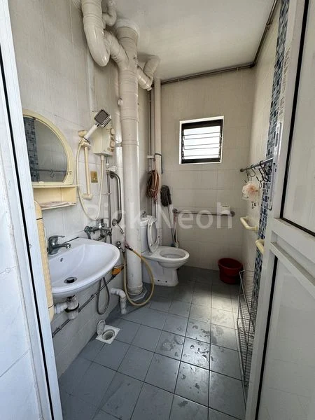 Common Room (HDB) for Rent in  161 Woodlands Street 13 - Image 4