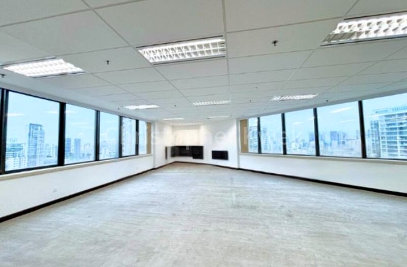 Office for Rent: United Square - Image 6