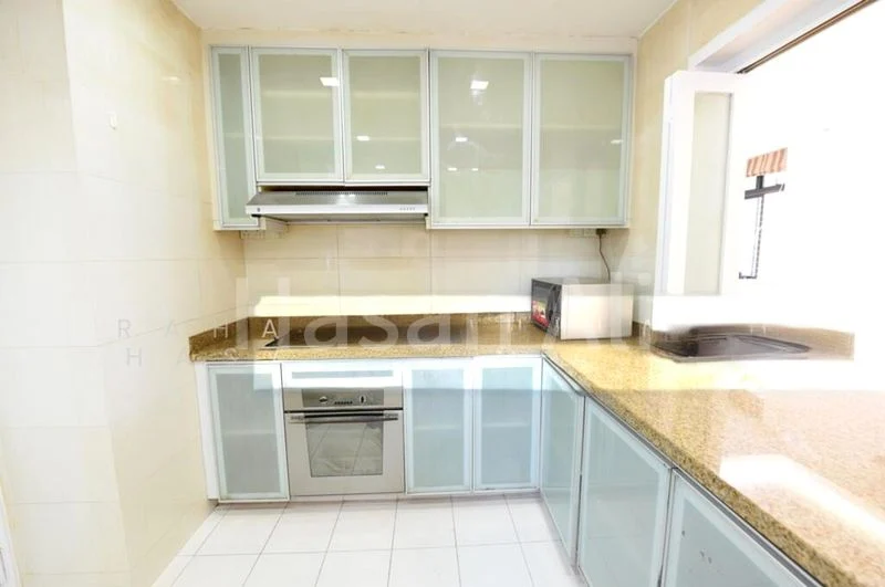 4 Bed Condo for Rent in  Spring Grove - Image 6