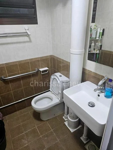 Common Room (HDB) for Rent in 561 Ang Mo Kio Avenue 10 - Image 6