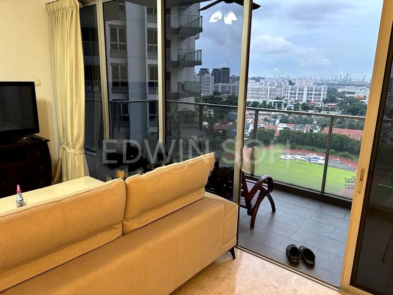 3 Bed Condo for Sale in The Parc Condominium - Image 1