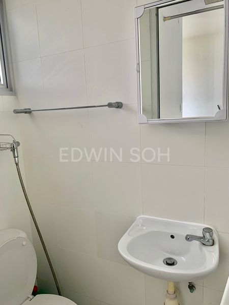 3 Bed Condo for Sale in The Parc Condominium - Image 9