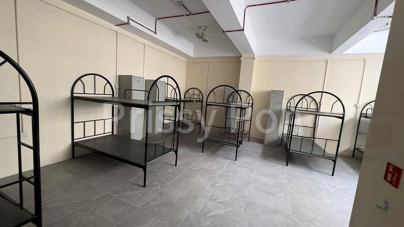 Light Industrial (B1) for Rent: TG Building - Image 1