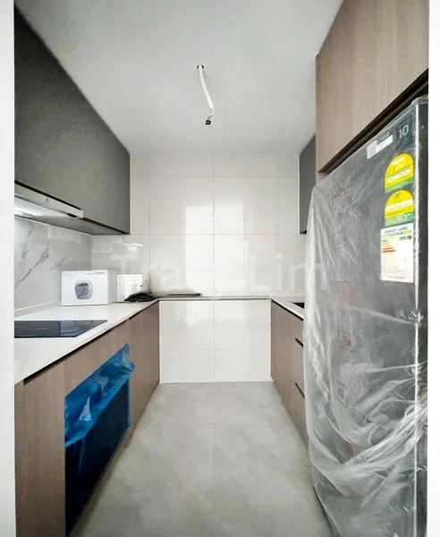 2 Bed Condo for Rent in  The Watergardens At Canberra - Image 4