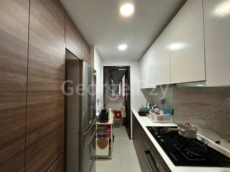 3 Bed Executive Condo for Rent in  The Brownstone - Image 6