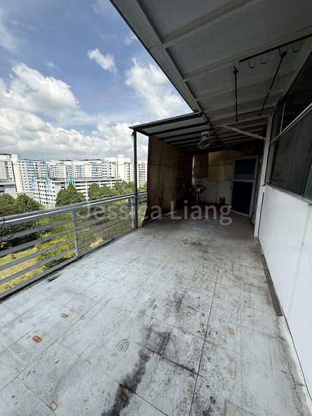 Light Industrial (B1) for Sale: 20-Foot Container / Ramp Up / B1 - Image 3