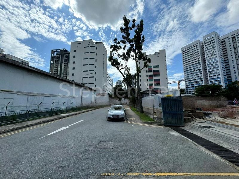 Light Industrial (B1) for Sale: Space 18 - Image 1