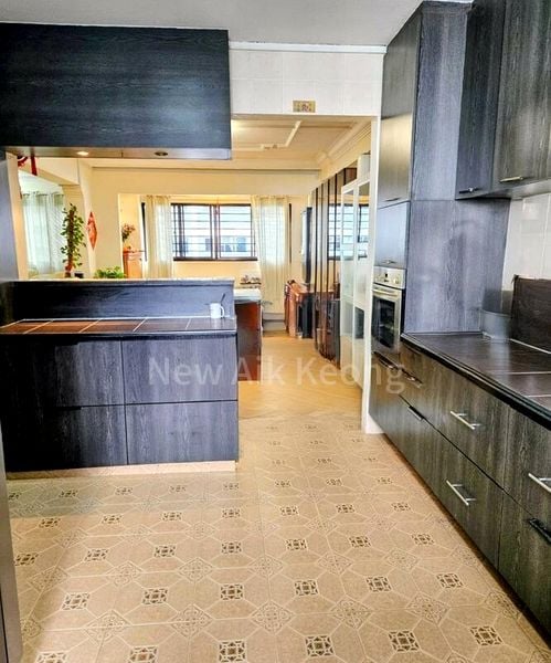 5 Room (5I) HDB for Sale in 438 Fajar Road - Image 8