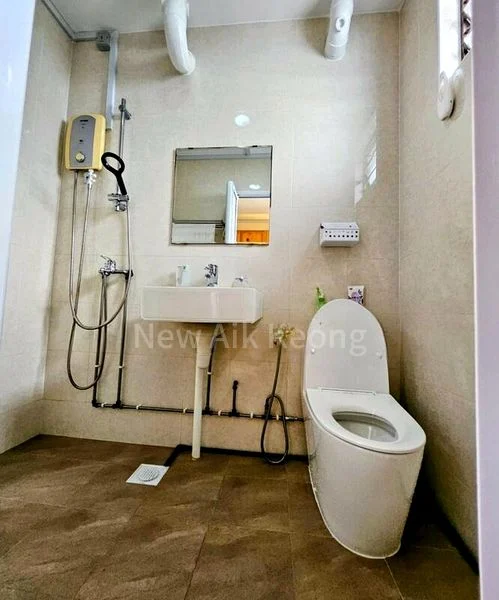 5 Room (5I) HDB for Sale in 438 Fajar Road - Image 10