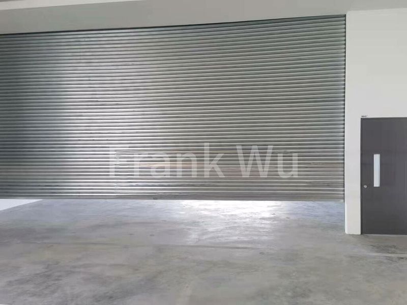 REVV: Factory / Workshop (B2) for Sale: 1,500 Sq Ft Industrial Unit, on Mill Road, Banbury. - Image 1