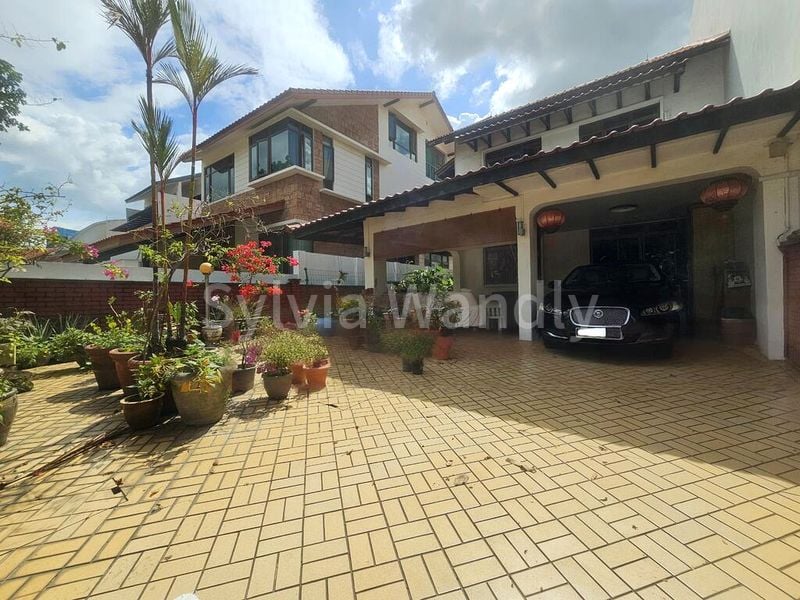 5 Bed Corner Terrace (Landed) for Sale in  Sennett Estate - Image 1