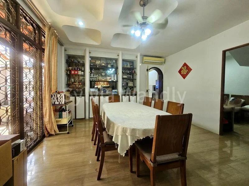 5 Bed Corner Terrace (Landed) for Sale in  Sennett Estate - Image 5