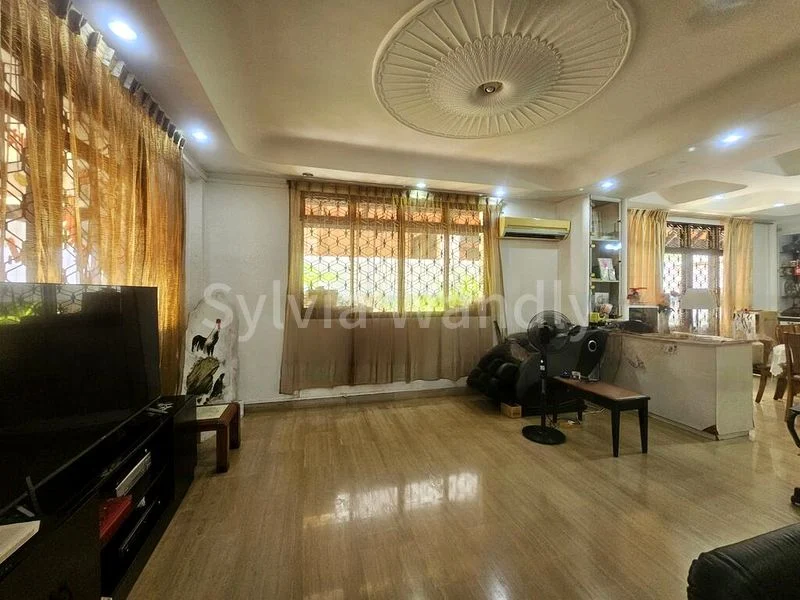 5 Bed Corner Terrace (Landed) for Sale in  Sennett Estate - Image 6