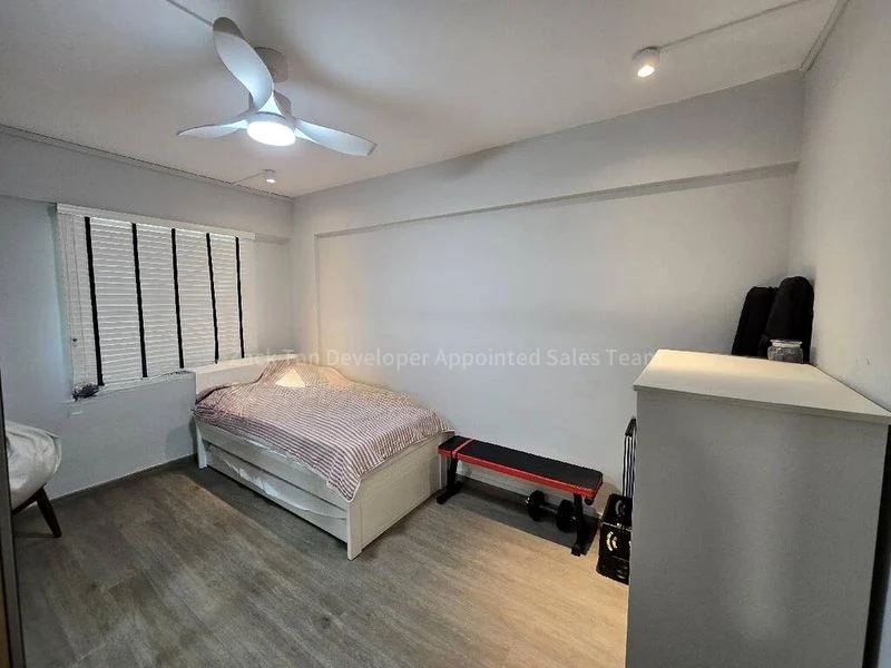 3 Room (3NG) HDB for Sale in  122 Hougang Avenue 1 - Image 4