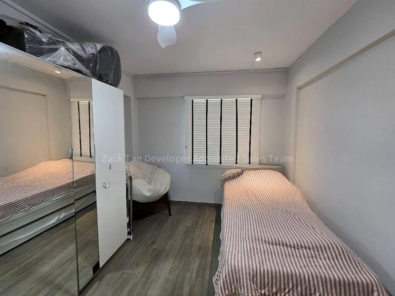 3 Room (3NG) HDB for Sale in  122 Hougang Avenue 1 - Image 5