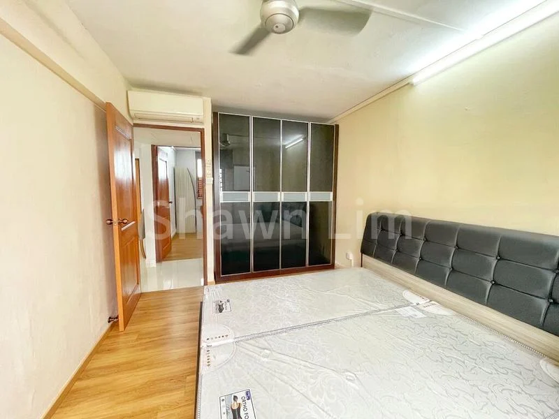 4 Room (4I) HDB for Rent in  327 Ubi Avenue 1 - Image 8