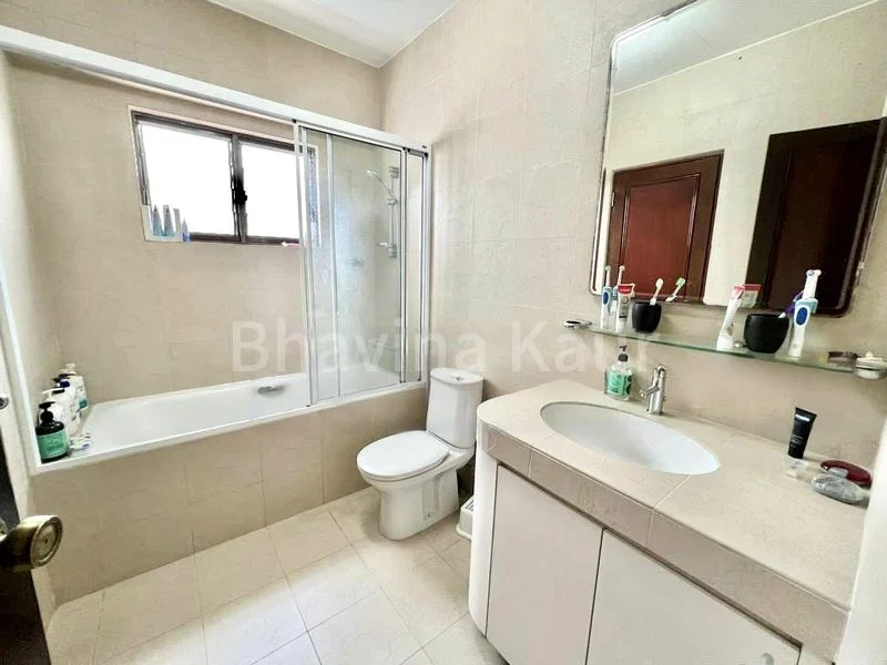 4 Bed Semi-Detached House (Landed) for Rent in  Regent Villas - Image 13
