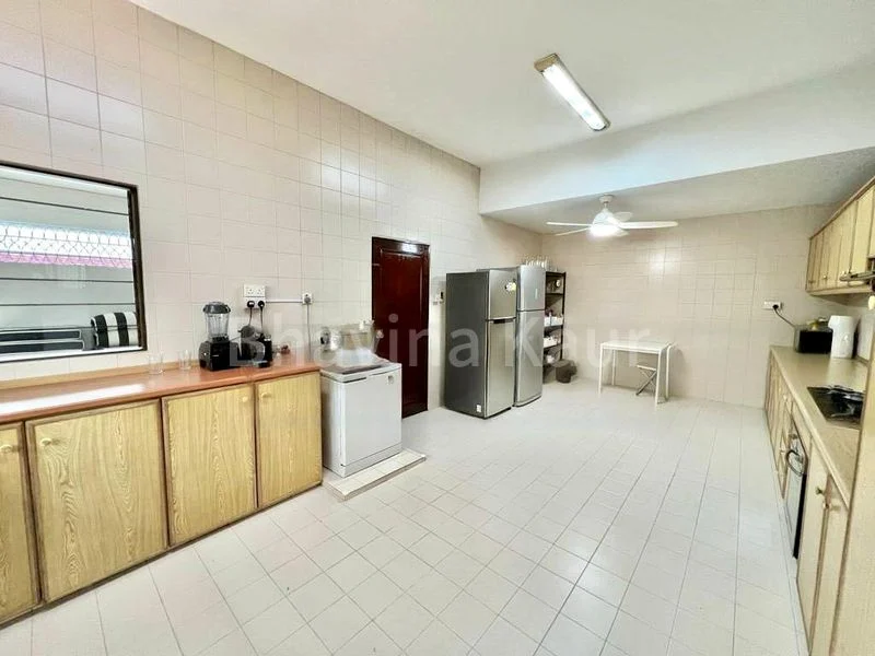 4 Bed Semi-Detached House (Landed) for Rent in  Regent Villas - Image 12