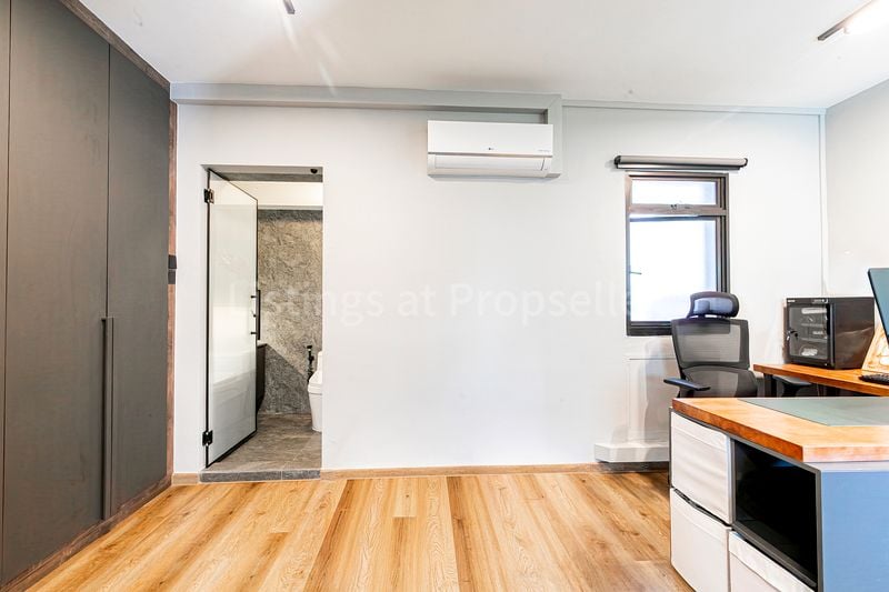 5 Room (5I) HDB for Sale in 672A Klang Lane - Image 7