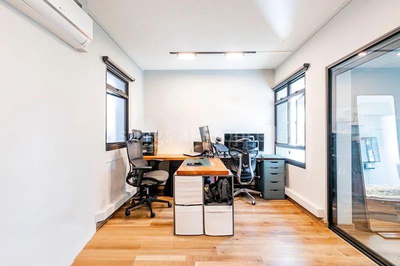 5 Room (5I) HDB for Sale in 672A Klang Lane - Image 6