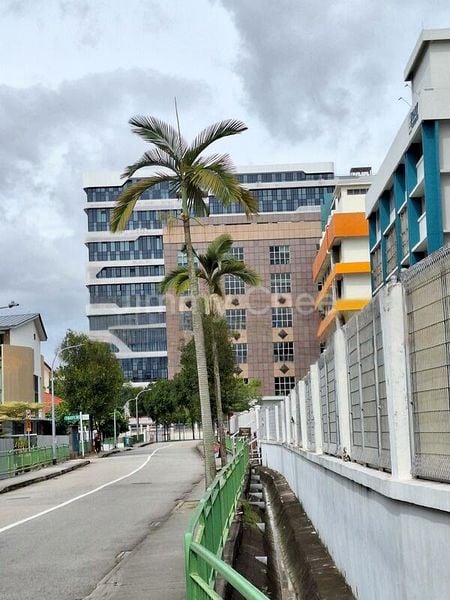 Light Industrial (B1) for Rent: 6m High, Standalone Building Featuring Loading Bays in Tai Seng - Image 1