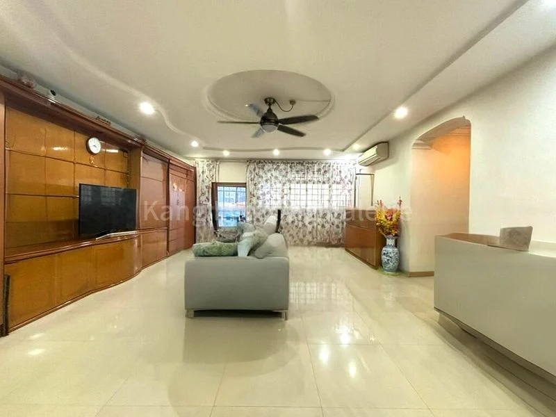 5 Room (5I) HDB for Sale in  265 Toh Guan Road - Image 3