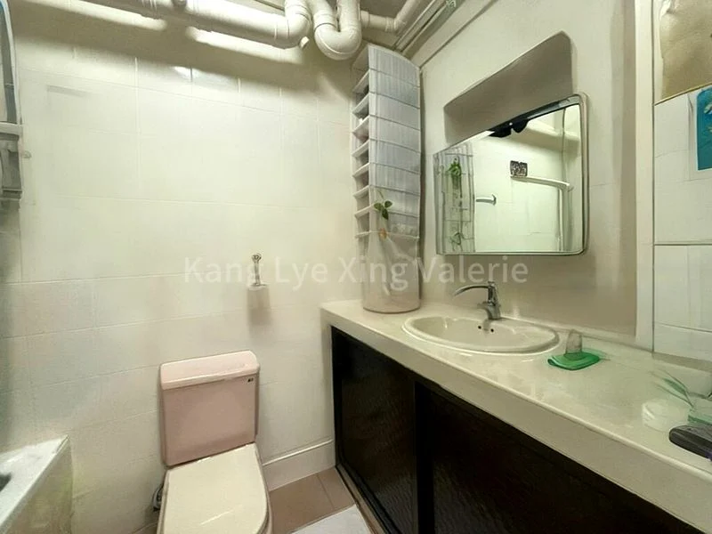 5 Room (5I) HDB for Sale in  265 Toh Guan Road - Image 8