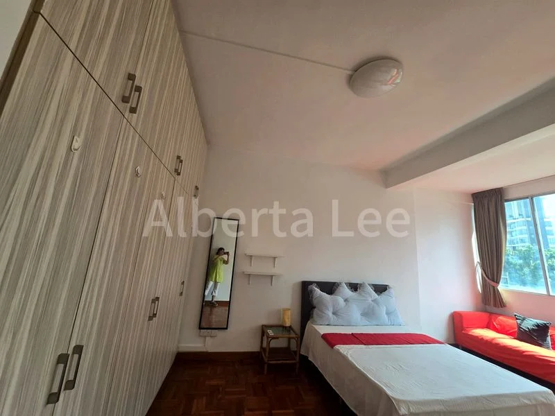 Common Room (Condo) for Rent in Elizabeth Tower - Image 2