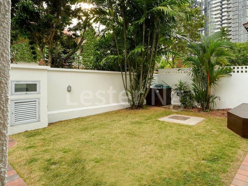 4+1 Bed Semi-Detached House (Landed) for Sale in Holland Grove Road - Image 1