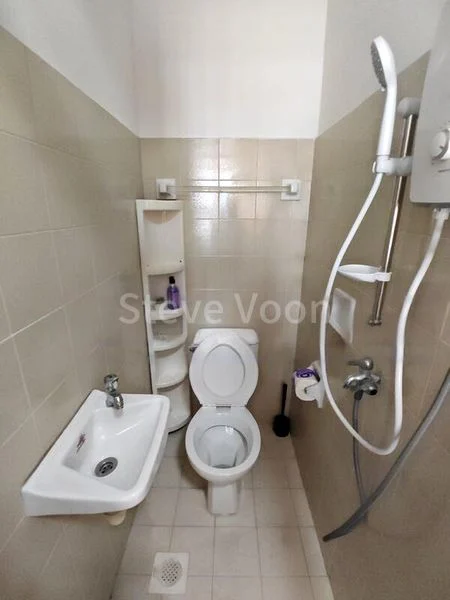 Common Room (Condo) for Rent in Tanglin View - Image 4