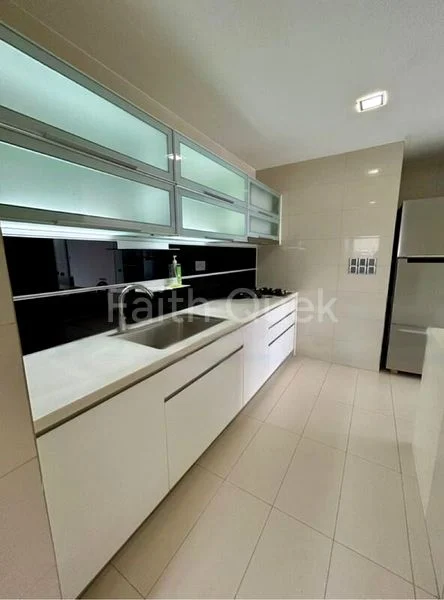 3 Bed Condo for Sale in  The Peak @ Balmeg - Image 11