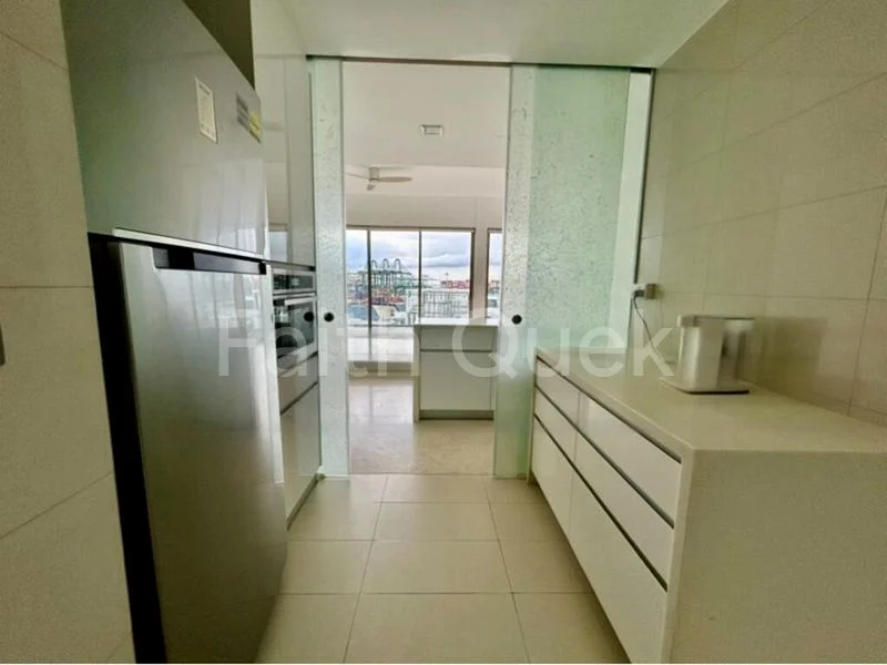 3 Bed Condo for Sale in  The Peak @ Balmeg - Image 12