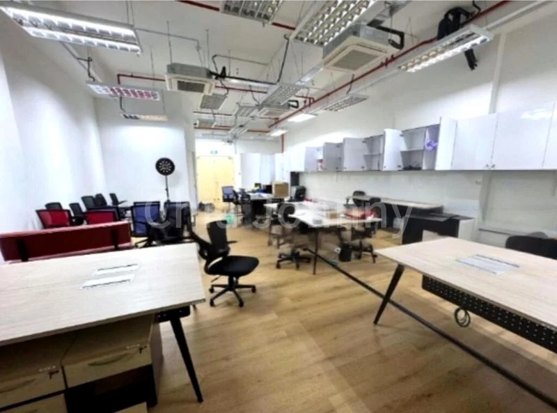 Light Industrial (B1) for Rent: Harbourside Building 2 - Image 2