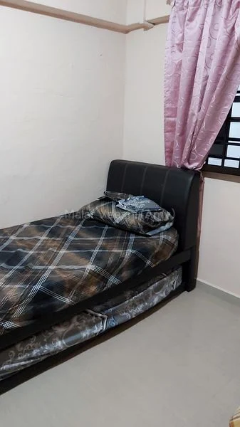 Common Room (HDB) for Rent in  253 Jurong East Street 24 - Image 1
