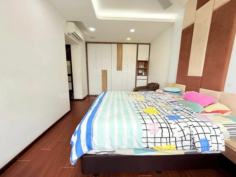 5 Room (5I) HDB for Sale in  523A Tampines Central 7 - Image 1