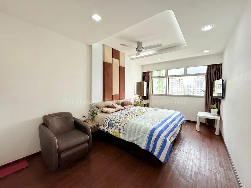 5 Room (5I) HDB for Sale in  523A Tampines Central 7 - Image 2