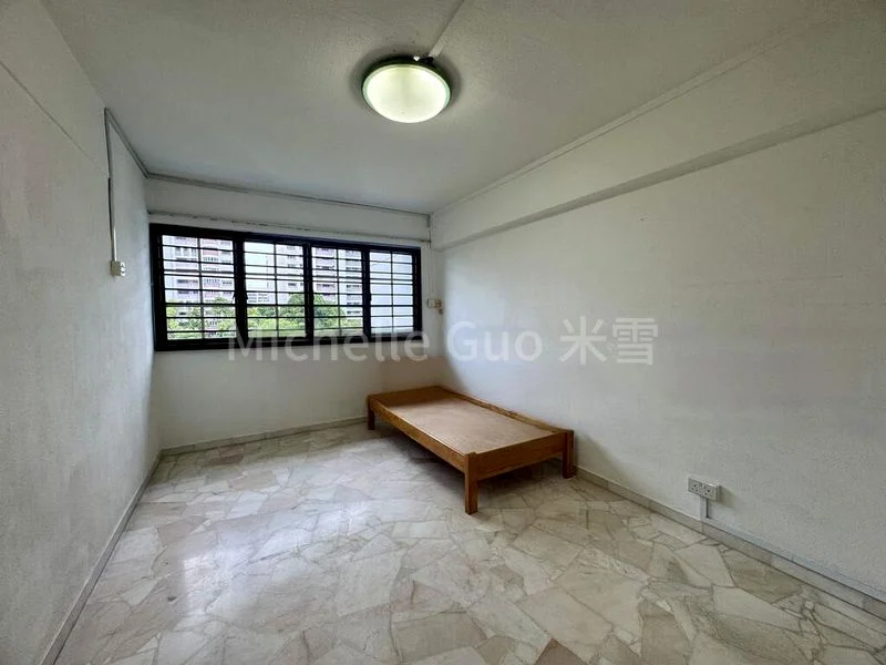5 Room (5I) HDB for Rent in  168 Woodlands Street 11 - Image 2