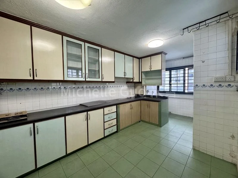 5 Room (5I) HDB for Rent in  168 Woodlands Street 11 - Image 7